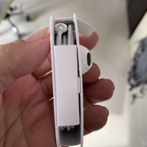 Apple EarPods 有線，lighting 頭