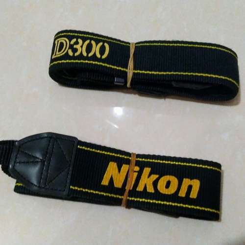 二手新淨Nikon原廠相機頸帶(刻有D300相機型號；及有一條無刻型號Classic頸帶）