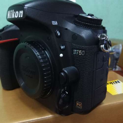 Nikon D750 + 副廠直倒