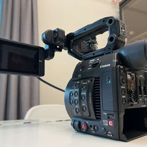 Canon C200