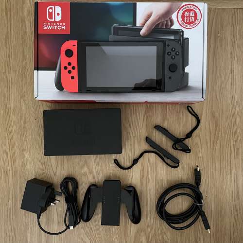 買賣全新及二手手提遊戲機, 遊戲機、模型- 初代Nintendo switch 紅灰手