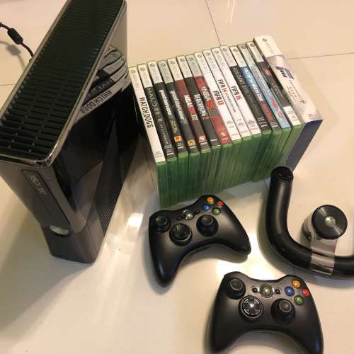 XBOX 360 連15款遊戲碟及3個手制