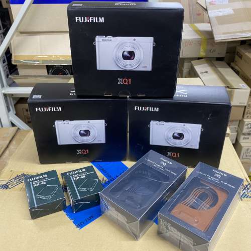 Fujifilm XQ1 silver