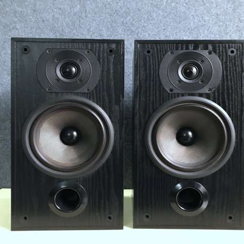 出售Aura SP-50 Speakers made by B&W Very good condition