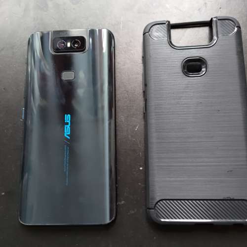 行貨98%黑色 asus zenfone 6 8+256g 雙卡，單機跟手機套，己貼保護貼。真正三卡糟手...