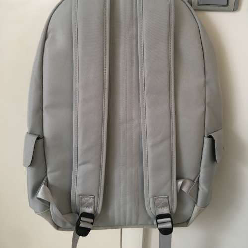 Superdry 背囊全新 型格灰