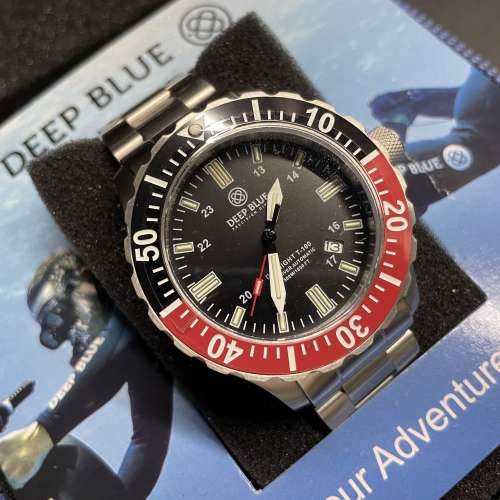 Deep Blue 45 Tritdriver T-100 氚氣燈自動潛水錶 (紅黑可樂面)