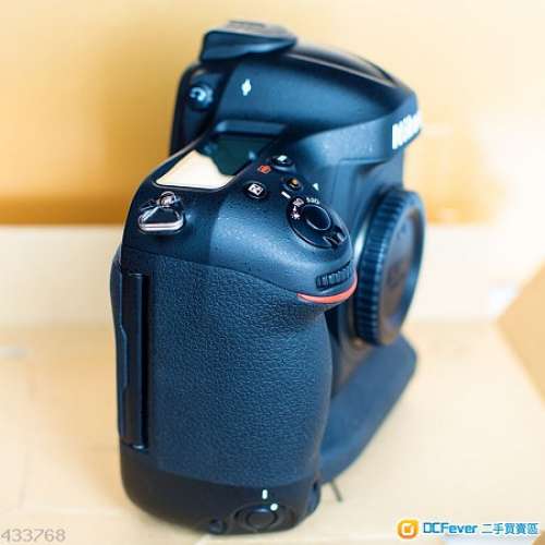 極新行貨Nikon D4,2粒D5電, XQD/CF快卡