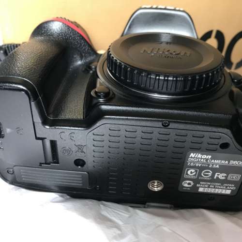 Shutter Count = 4193，全幅片 Nikon D600。90% 新。冇花冇撞，很少使用痕跡。有盒...