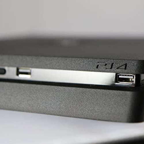 PS4 Slim 500GB 5.05(可軟改) 附送Uncharted4 (不包含手掣)