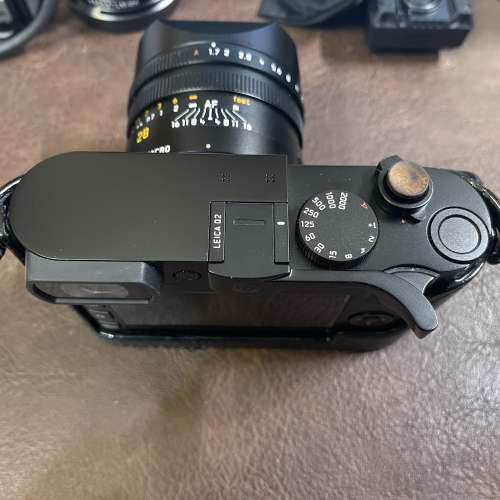 Match Technical EP-LQ2 Thumbs Up for Leica Q2