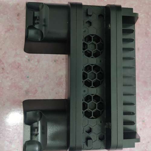 PS4 Slim 1TB 1手製跟5隻game+散熱底座支架