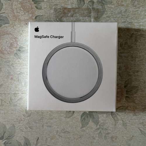 i phone 13 pro 256GB藍色 11月12号衛訊出機有正單連原裝20w無線充電和4個magsafe防...