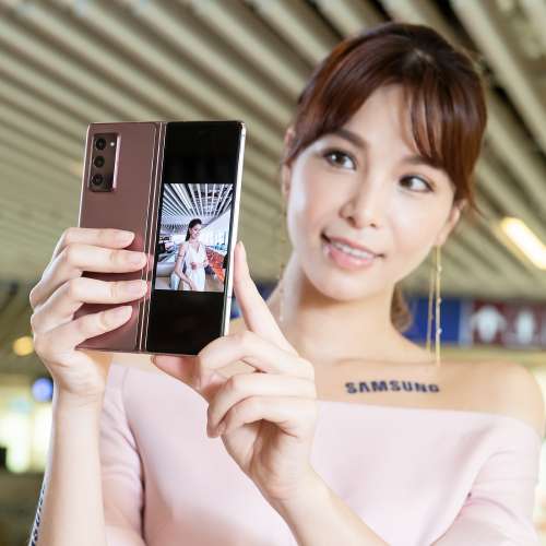 未拆封*100%全新  三星 Galaxy Fold 2 12+512  全新   黑啡