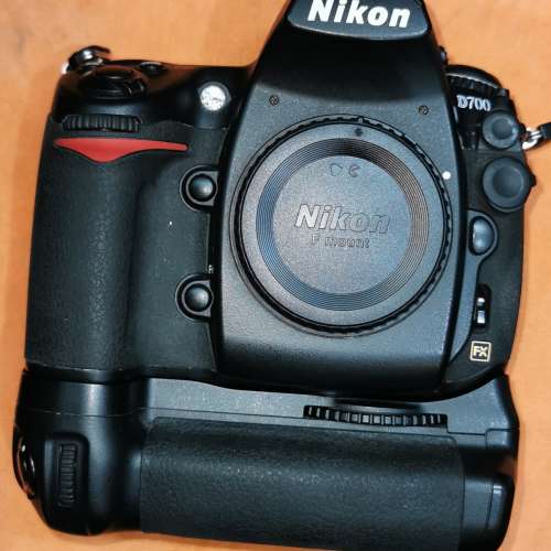 Nikon D700連MB-D10