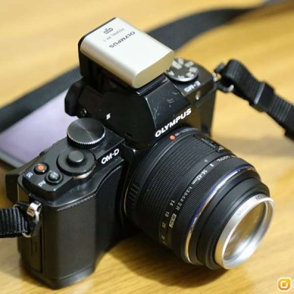 Olympus OMD EM5 Body + 罕見 Penpal pp-1 藍芽 + 14-42mm ii msc 2代鏡 ( M43, MF...