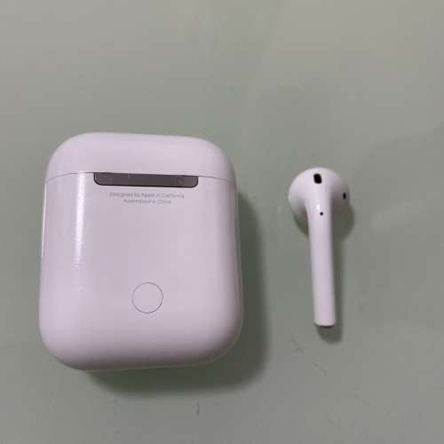 Airpods2 充電盒，右耳