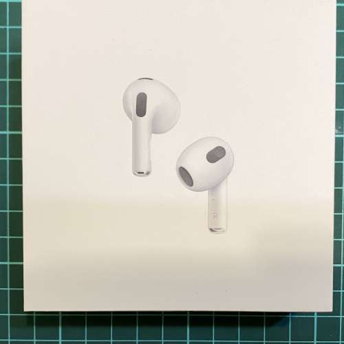 AirPods 3 跟MagSafe 充電盒