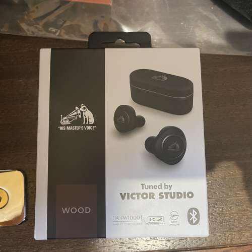 買賣全新及二手Earphones, 影音產品- Victor studio Wood HA-FW1000T