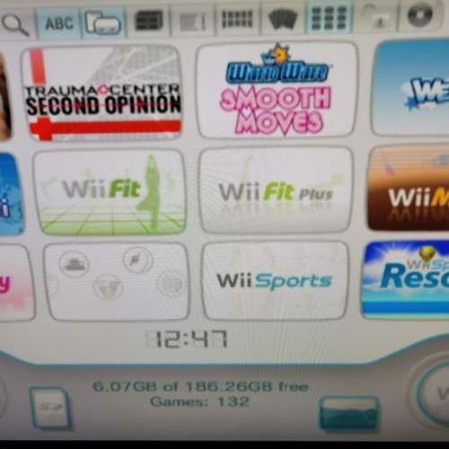 白色 Nintendo Wii 開心版 200GB