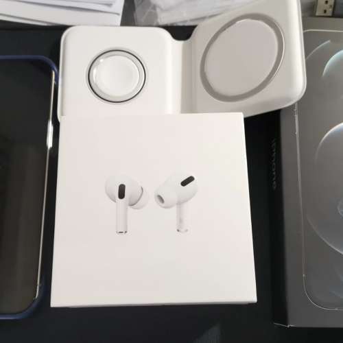 AirPods Pro MagSafe Duo