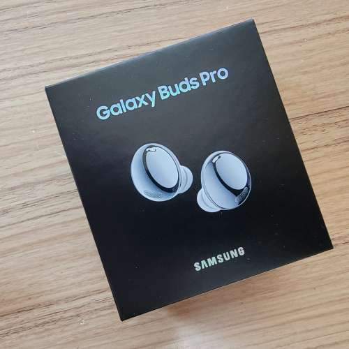 全新（未開封）Galaxy Buds Pro（幻影銀）行貨 & SmartTag（黑色）