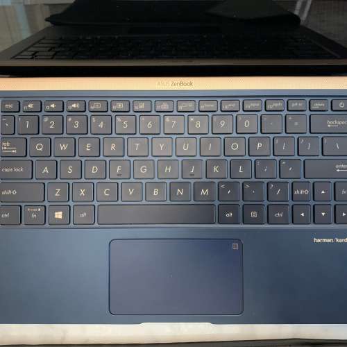 [輕量之王] ASUS Zenbook UX333FA Ultra Slim Laptop 256GB PCIe SSD 1.19 KG 99% new