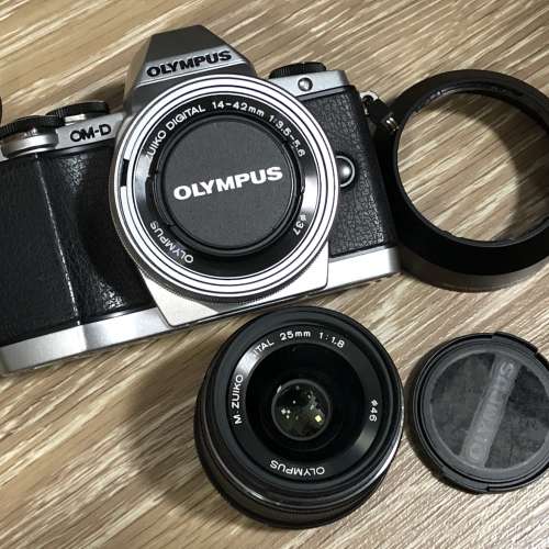 Olympus EM 10 mark1 with 2 lens