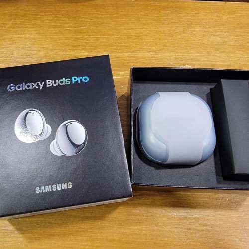 99.9% new Samsung Galaxy Bud Pro Silver （銀）