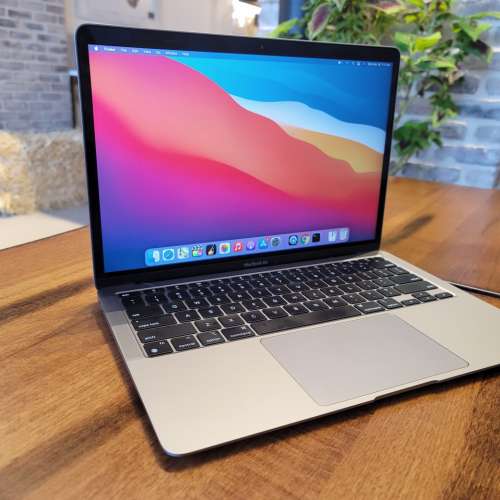 100% MacBook Air M1 8GB Ram + 256GB 太空灰