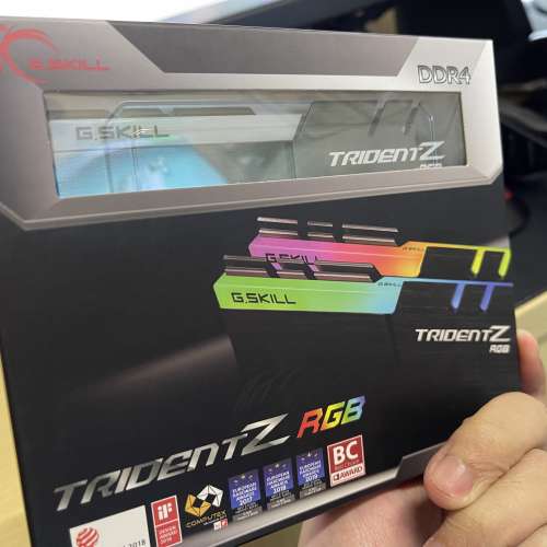 G.SKILL TridentZ RGB Series 32GB b die (2 x 16GB) DDR4 4000 F4-4000C16D-32GTZR