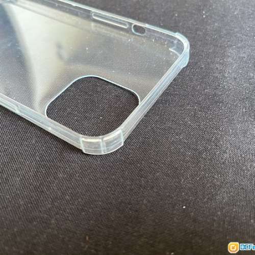 全新iPhone Pro Max 12手機殼及螢幕保護貼