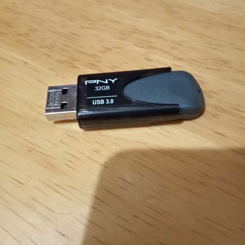PNY USB 3.0手指(32GB) + Verbatim USB 3.0手指(64GB)