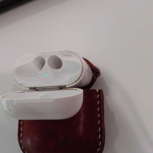 iPhone 耳筒 AirPods 原裝有線充 + 真皮貼身套