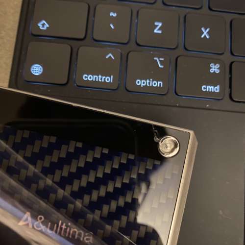 Sp1000ss 背面玻璃amp位有小裂 其他地方新淨