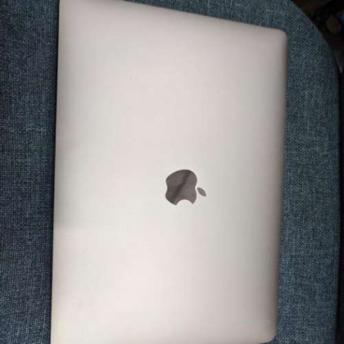 Macbook Air 2018 (13吋, i5, 8gb ram, 128gb ssd) 玫瑰金色