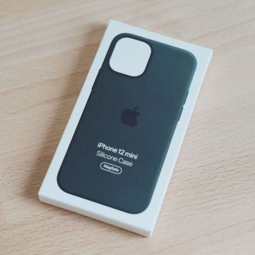 全新 iPhone 12 mini Silicone Case with MagSafe - Black