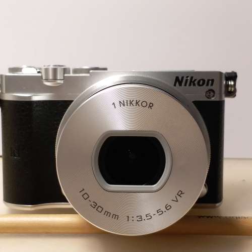 Nikon 1 J5 10-30 VR Kit Set