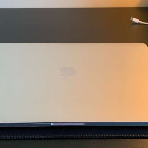 MacBook Pro (32GB RAM + 1TB SSD + 8GB VRAM)