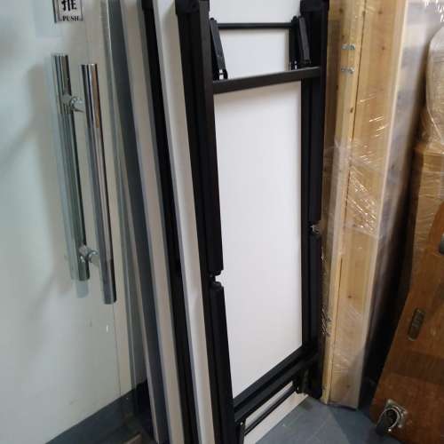 摺檯  59*23.5*29" #2103181,有3張,$400一張