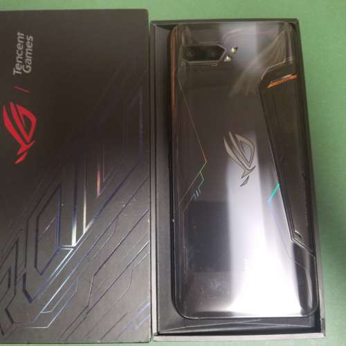 99%Asus rog phone 2 ,12+512超大容量，全套有盒齊配件。