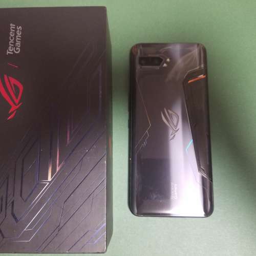 99%Asus rog phone 2 ,12+512超大容量，全套有盒齊配件。