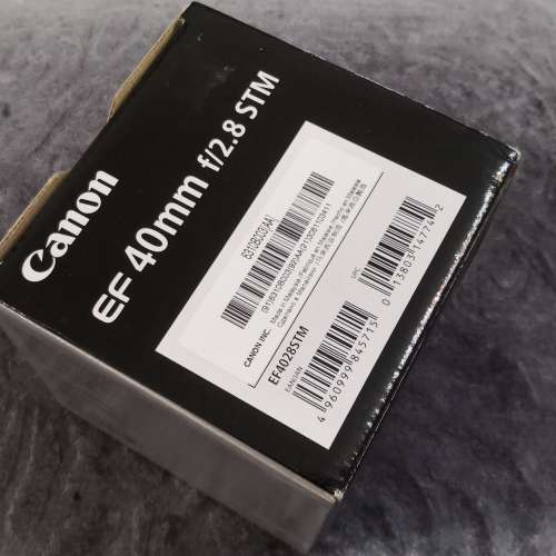 CANON EF 40mm 2.8 STM - LIKE NEW IN BOX !