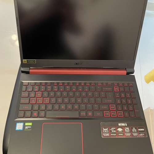 Acer nitro 5 i5 9300h 8gb 256gb SSD GTX 1650