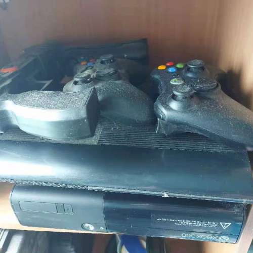 XBOX 360 + 2 Controllers + PS3 + PSMove Gun