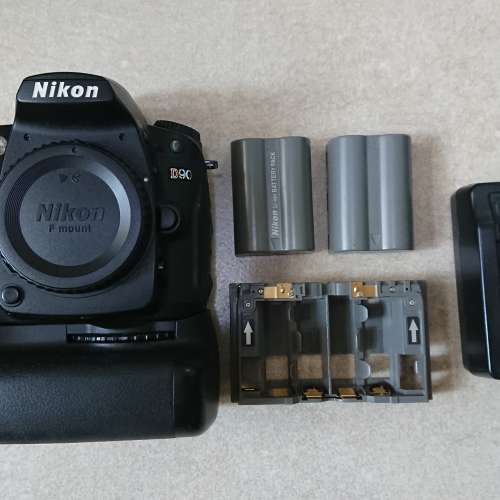 Nikon D90 & MB-D80