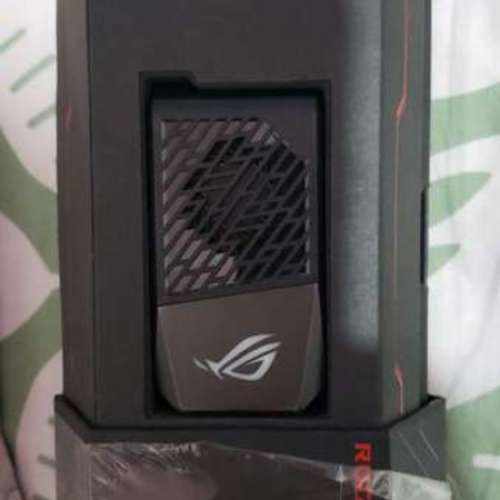 ASUS ROG Phone 2  12+512gb 香港1010 The Club 行貨冇花凹，有盒有風扇快充牛95％新