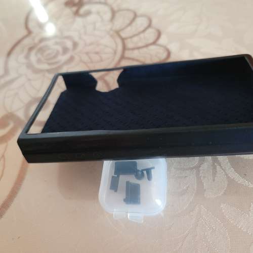 Dignis sp1000 藍色皮套。買左新套放售送sp1000適用防塵塞