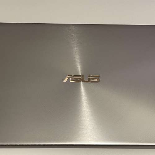 ASUS ZenBook15 UX534, 4K i7-10510U 1650 Max-Q, 16GB, 512GB SSD 99%新