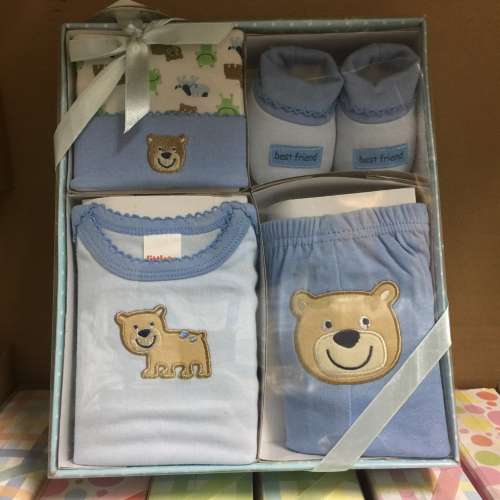 Baby Gift Box Set for Newborns 0-6 months NEW 全新嬰兒套裝0-6月 藍色